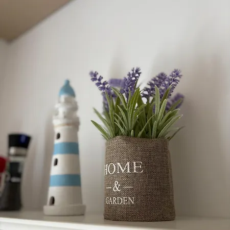 Blue - Neversea - Old Town Apartment *