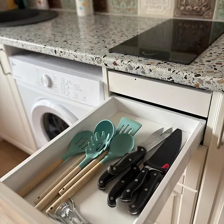 Blue - Neversea - Old Town Apartment *