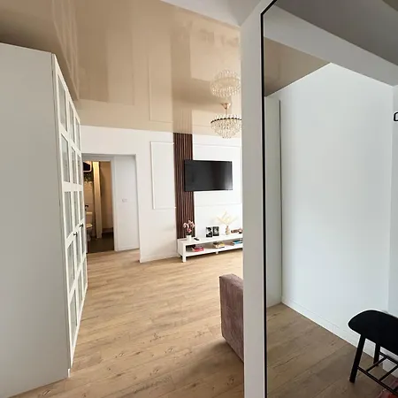 Blue - Neversea - Old Town Apartment *